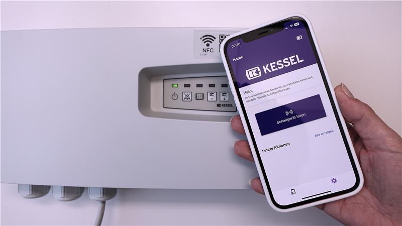 Daten auslesen mit dem NFC Schaltgerät. Daten auslesen mit dem NFC Schaltgerät.
