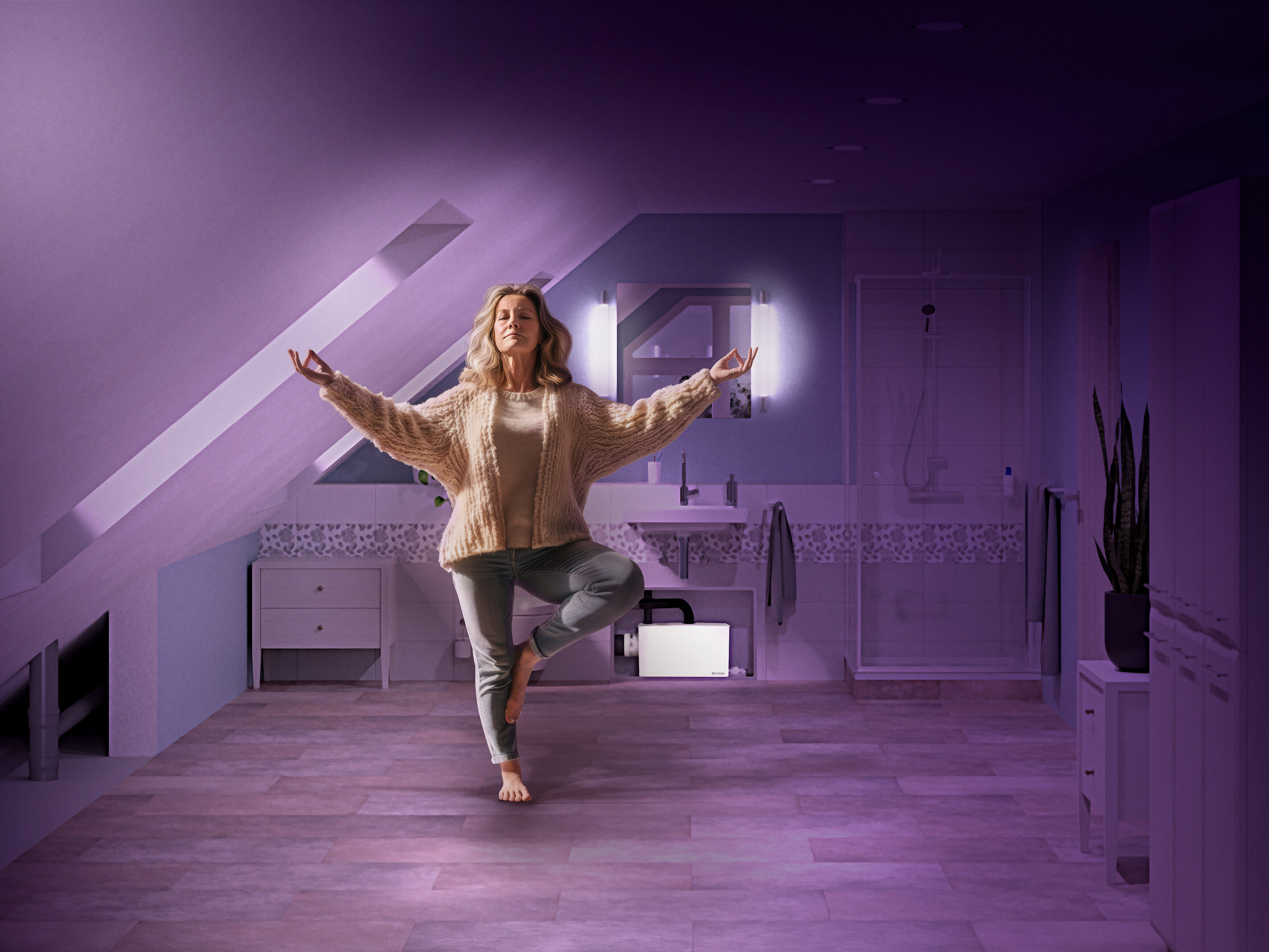 So klein, dass sie unter jedem Waschbecken platz findet Frau macht Yoga im Badezimmer, im Hintergrund ist eine Kleinhebeanlage platzsparend und unauffällig verbaut.